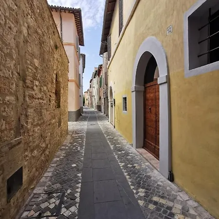 Arte E Mestieri Apartment Foligno